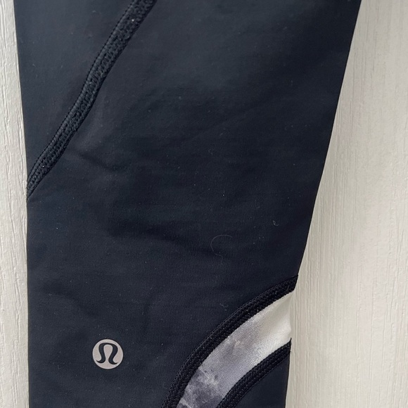 Lululemon Run: Inspire Crop II Black / Heathered Black (Size 4) - Picture 7 of 8